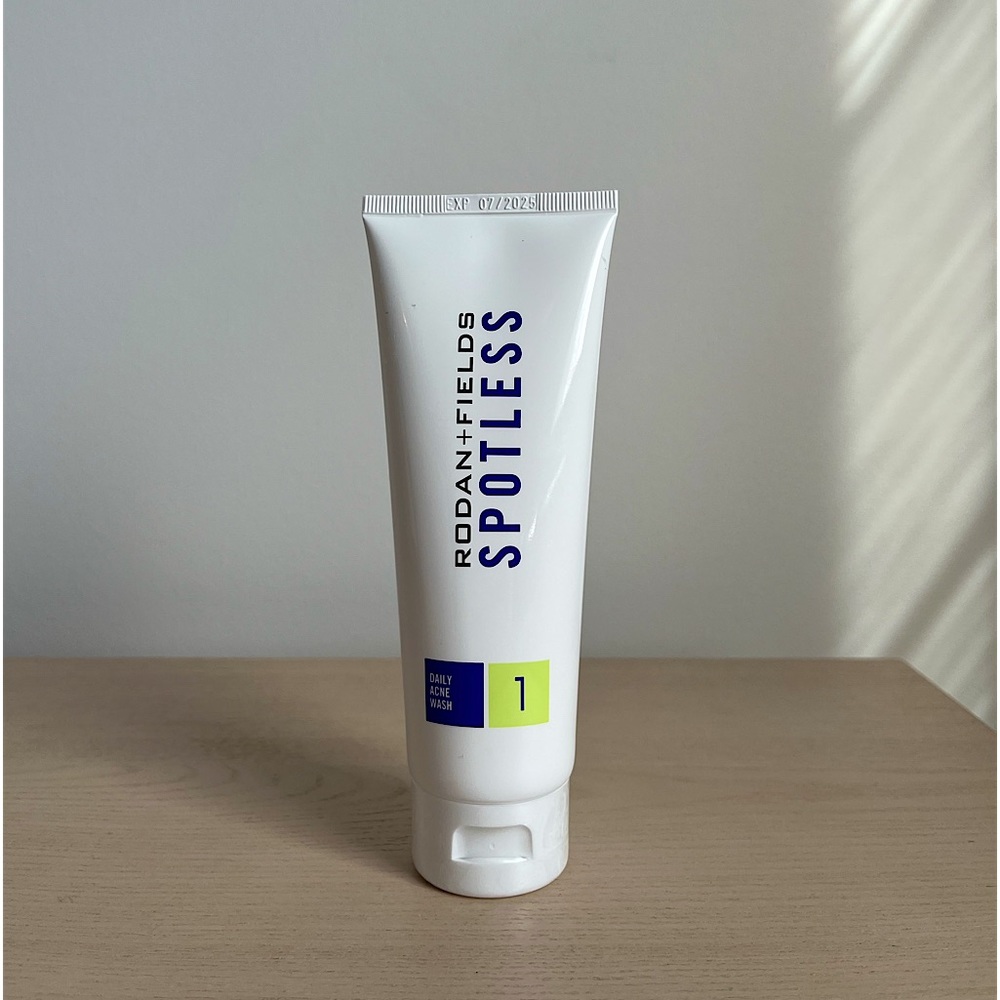 Spotless Daily Acne Wash